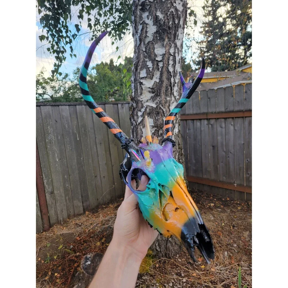 Deer Skull Oddity with crystals. Real animal skulls, Painted Animal Skull, Taxid